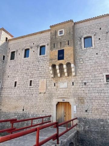 דירות Kaštela Haus Grace מראה חיצוני תמונה
